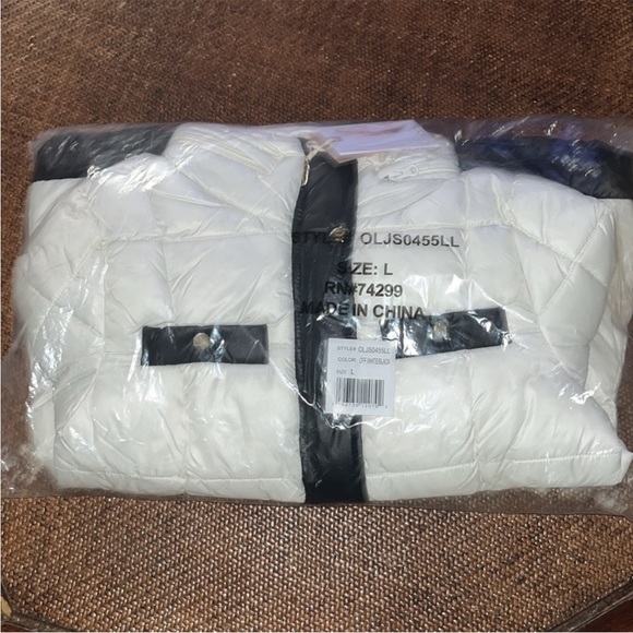 Jessica Simpson Off White & Black Quilted Mock Neck Puffer Coat Size Medium NEW - Picture 5 of 7